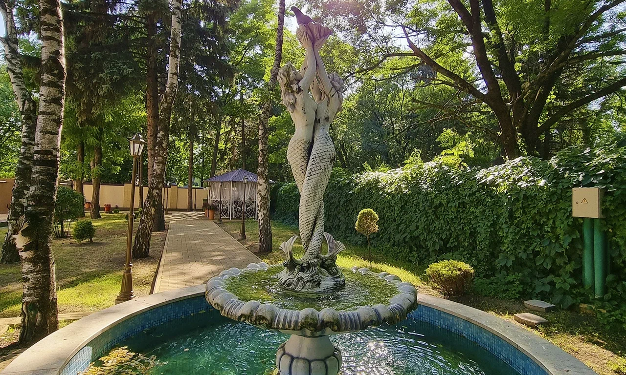 Галерея